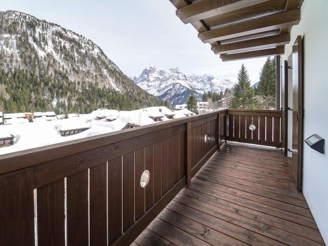Balcone privato con vista sulle Dolomiti di Brenta